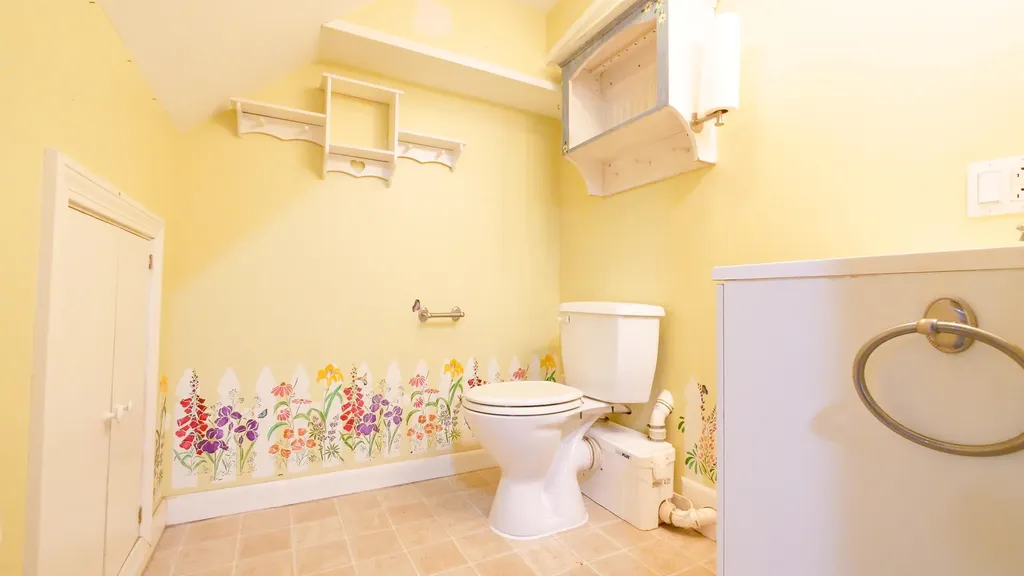 16 Gardner Road Orono ME 04473