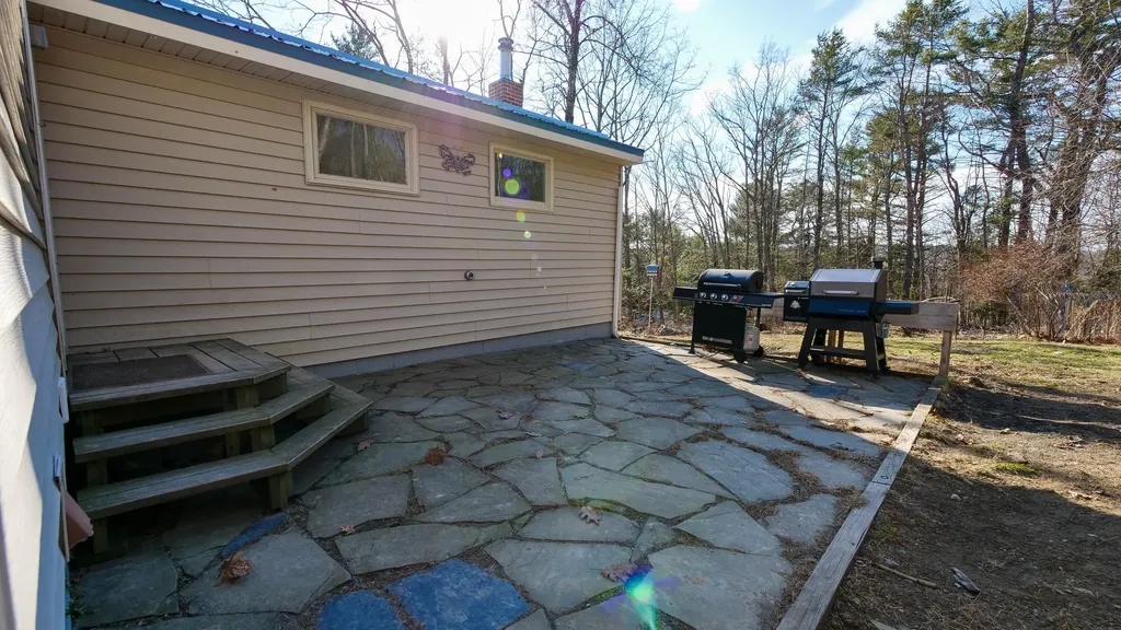 16 Gardner Road Orono ME 04473