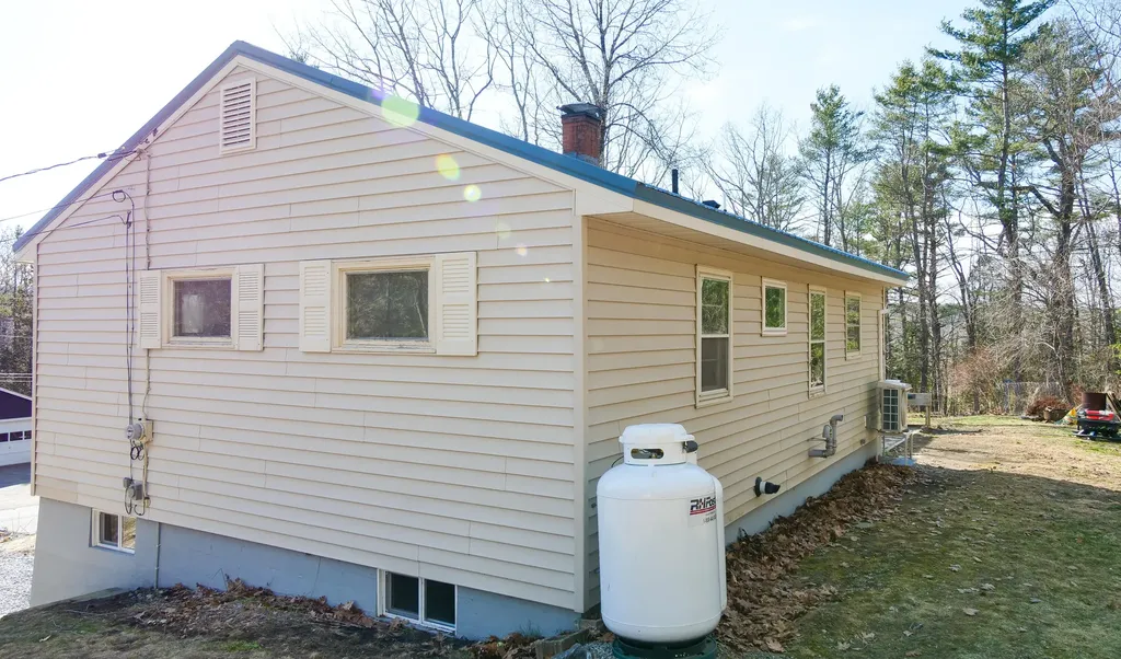 16 Gardner Road Orono ME 04473