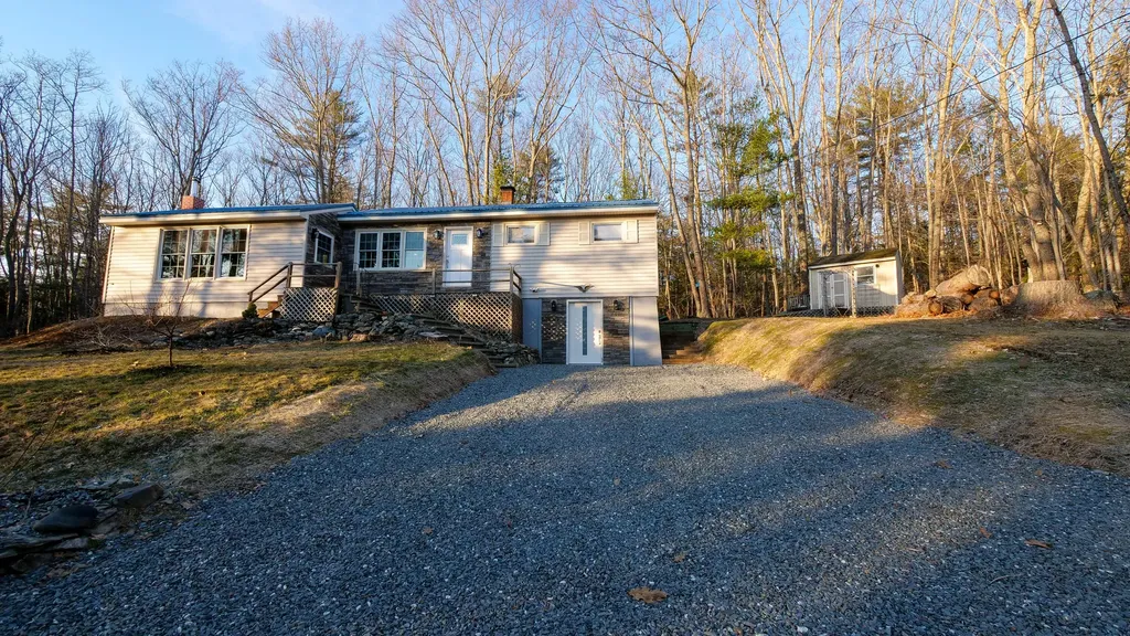 16 Gardner Road Orono ME 04473