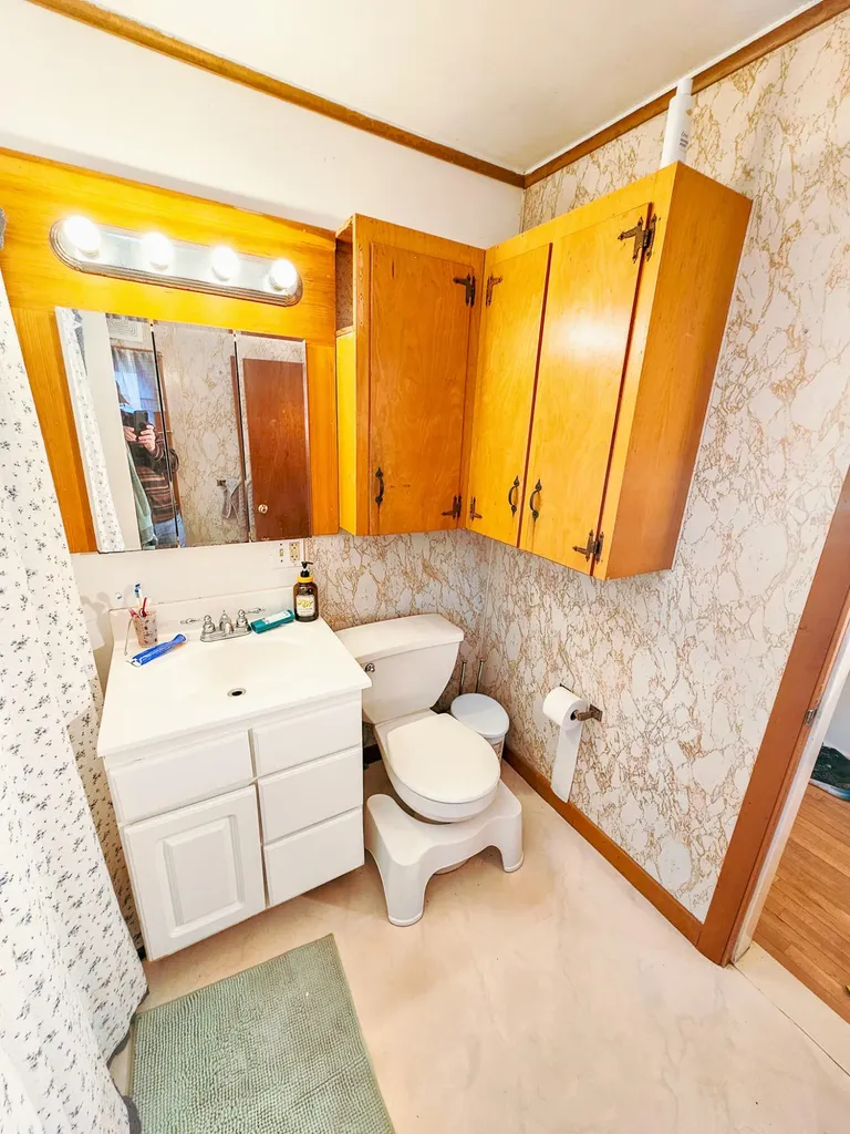 128 Middle Street Farmington ME 04938