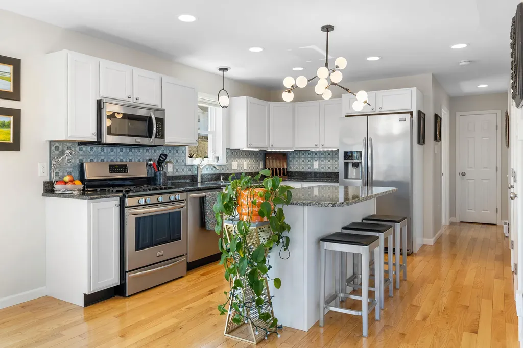 81 Crescent Street Rockland ME 04841