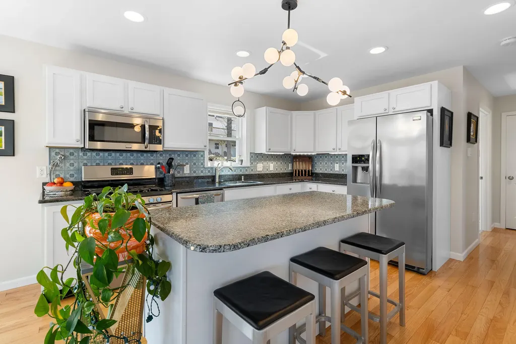 81 Crescent Street Rockland ME 04841
