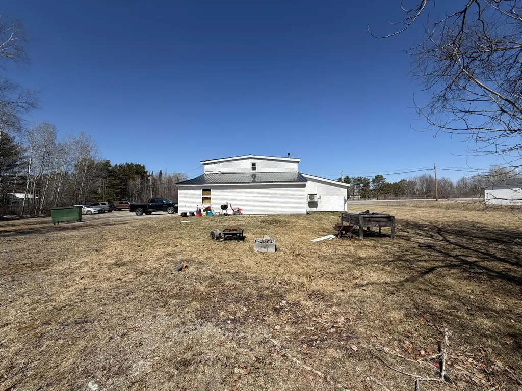 442 W Broadway Lincoln ME 04457