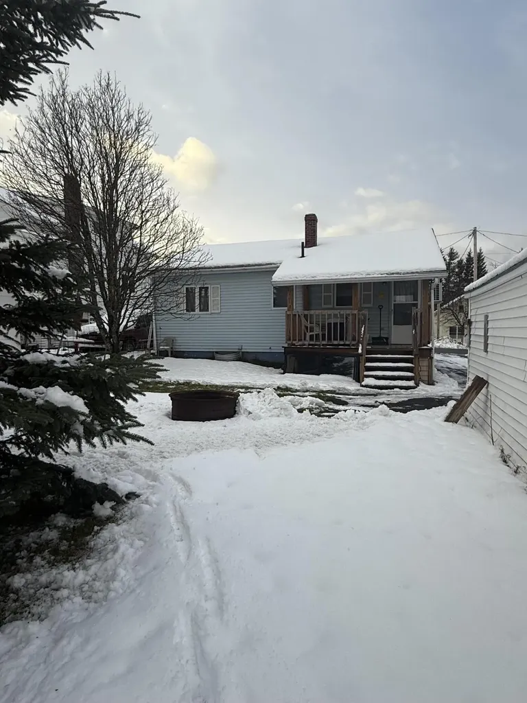 158 Pleasant Avenue Madawaska ME 04756
