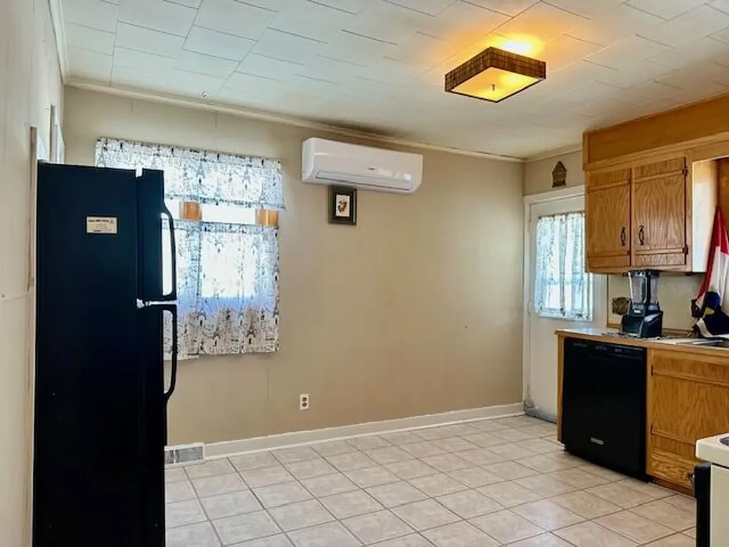 158 Pleasant Avenue Madawaska ME 04756