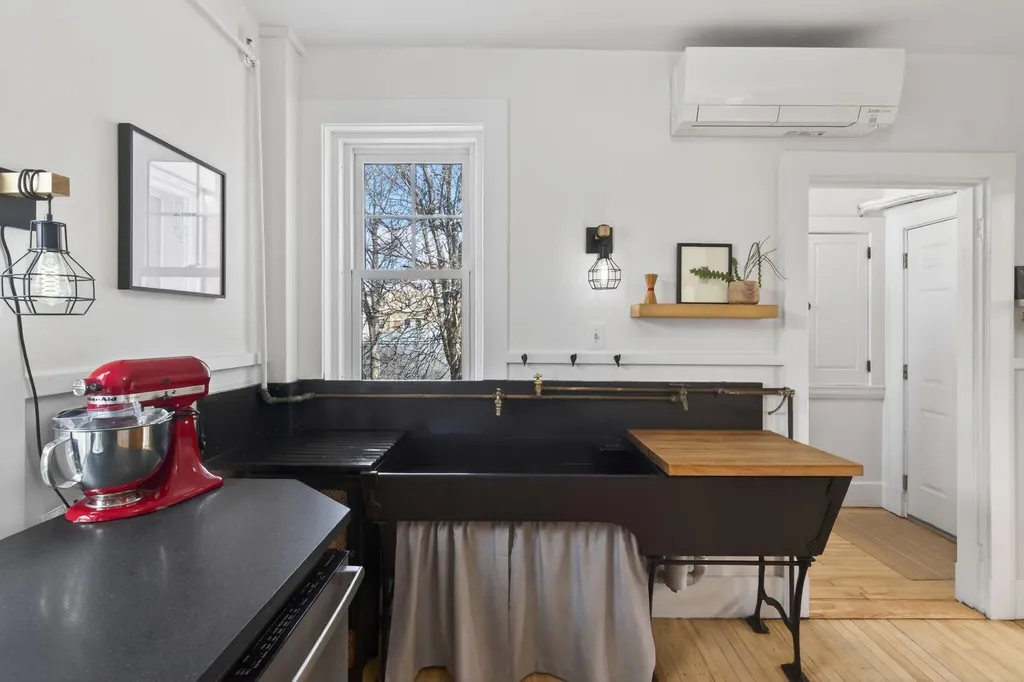 135 Brackett Street Portland ME 04102