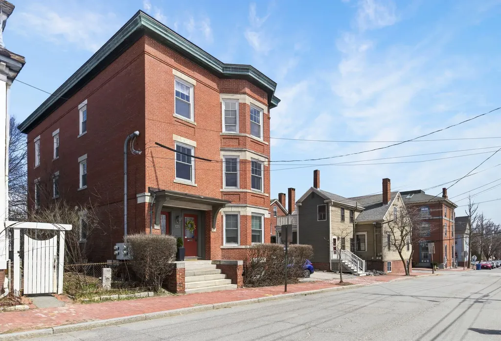 135 Brackett Street Portland ME 04102