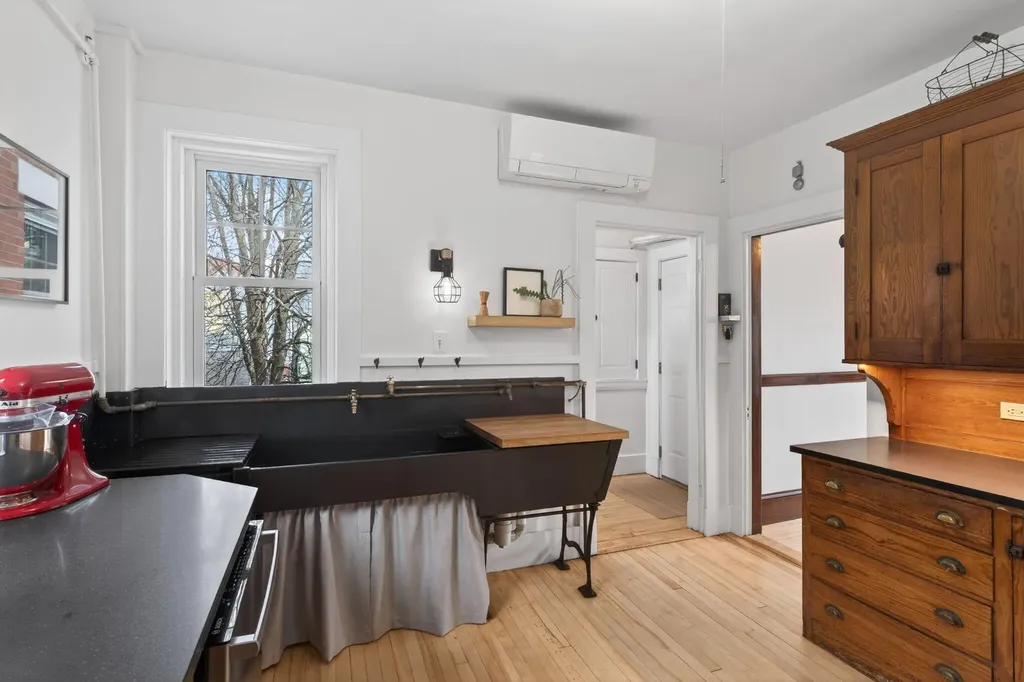 135 Brackett Street Portland ME 04102
