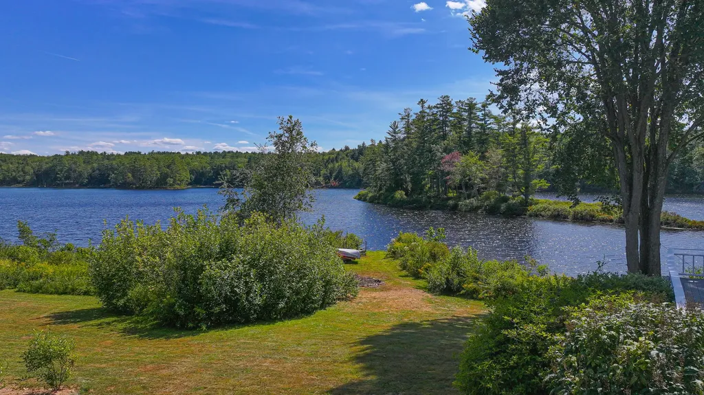 17 Dyvonne Terrace Bridgton ME 04009