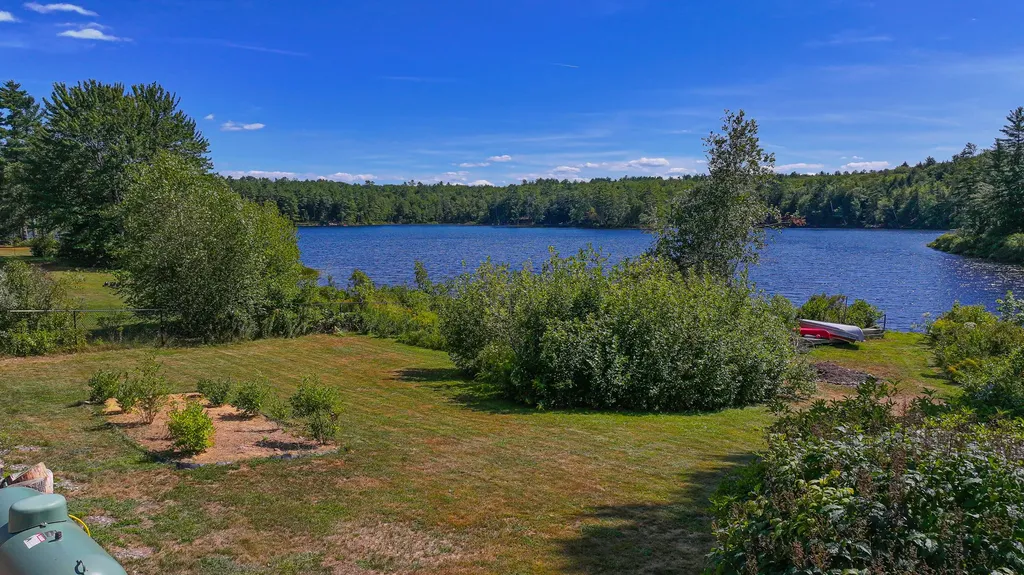 17 Dyvonne Terrace Bridgton ME 04009