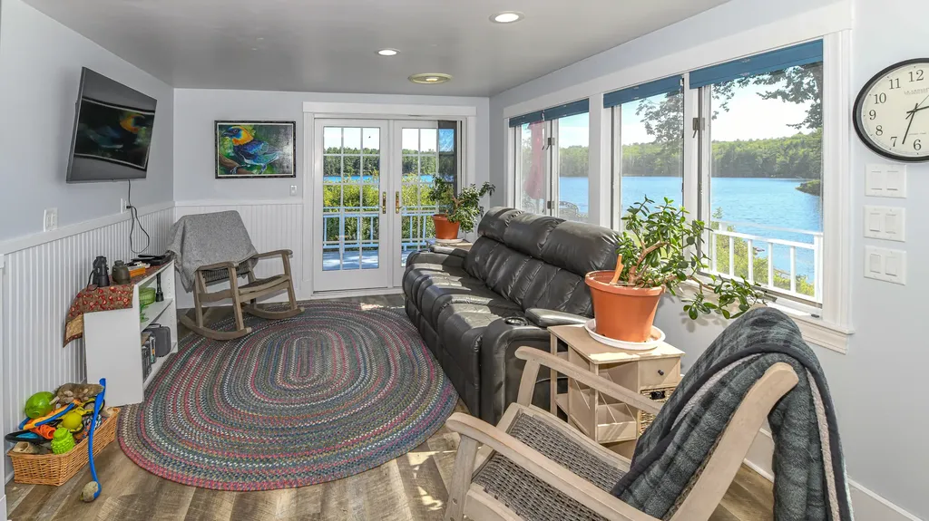 17 Dyvonne Terrace Bridgton ME 04009