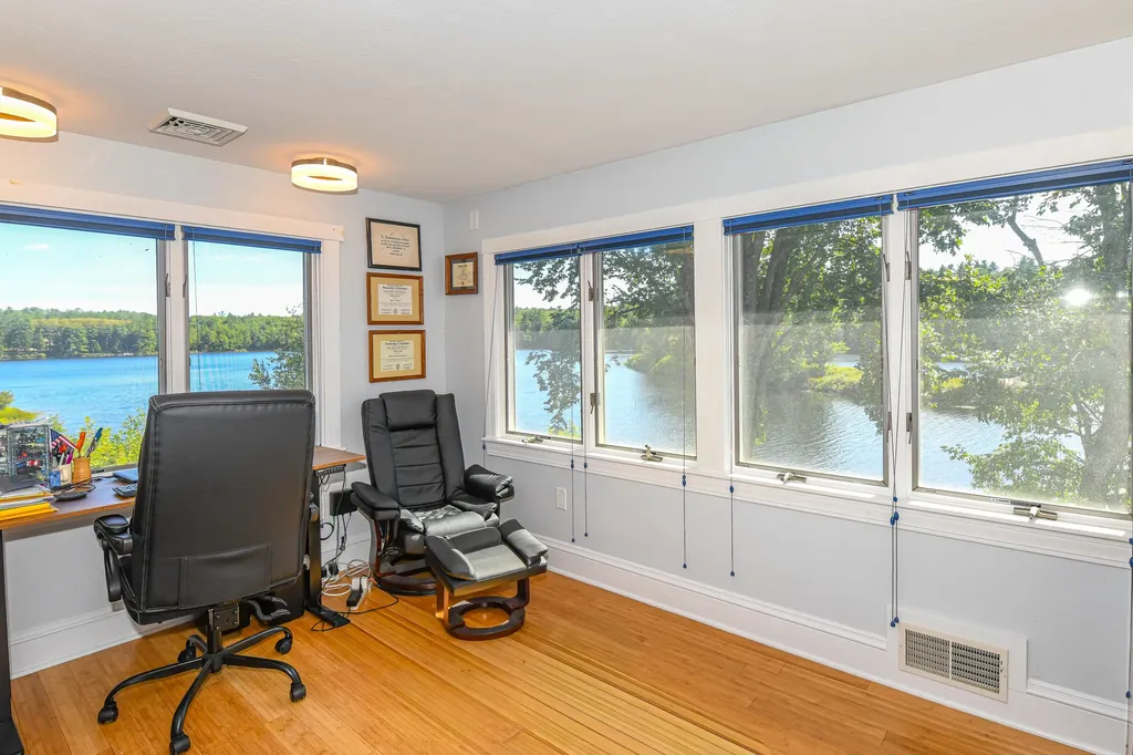 17 Dyvonne Terrace Bridgton ME 04009