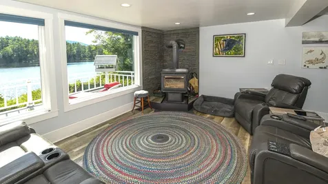 17 Dyvonne Terrace Bridgton ME 04009