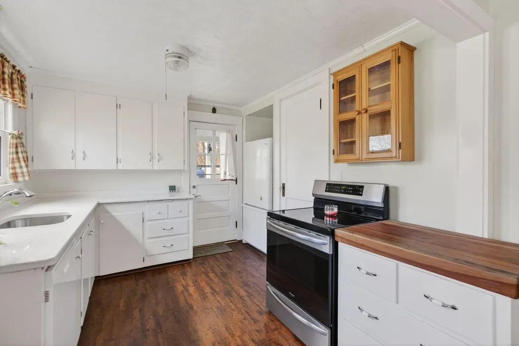 22 Clifford Street Westbrook ME 04092