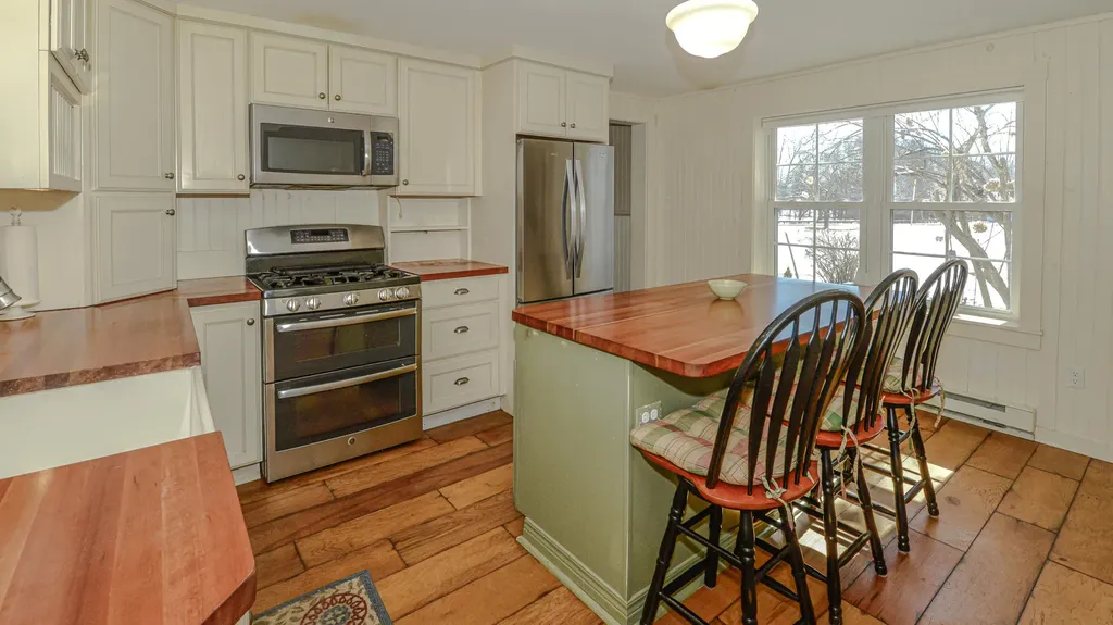 16 Valley Road Waterford ME 04088