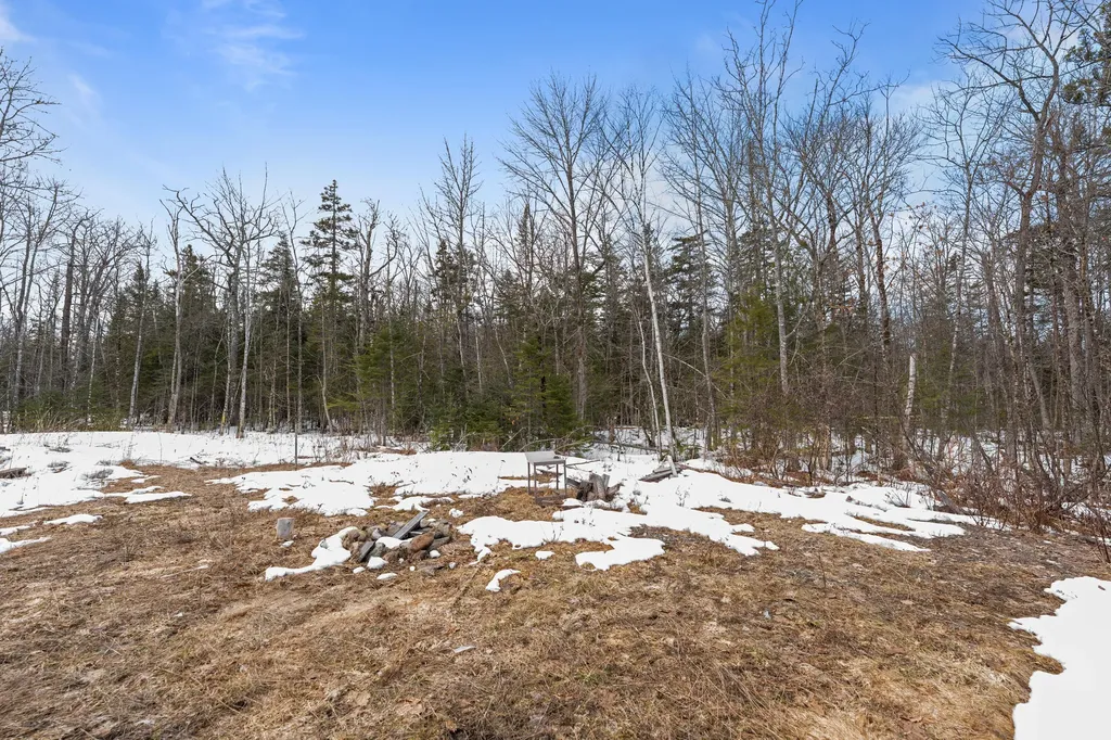 3 New England Road Abbot ME 04406