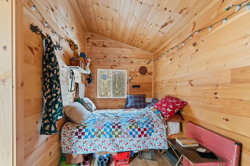 3 New England Road Abbot ME 04406