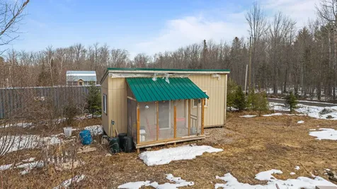 3 New England Road Abbot ME 04406