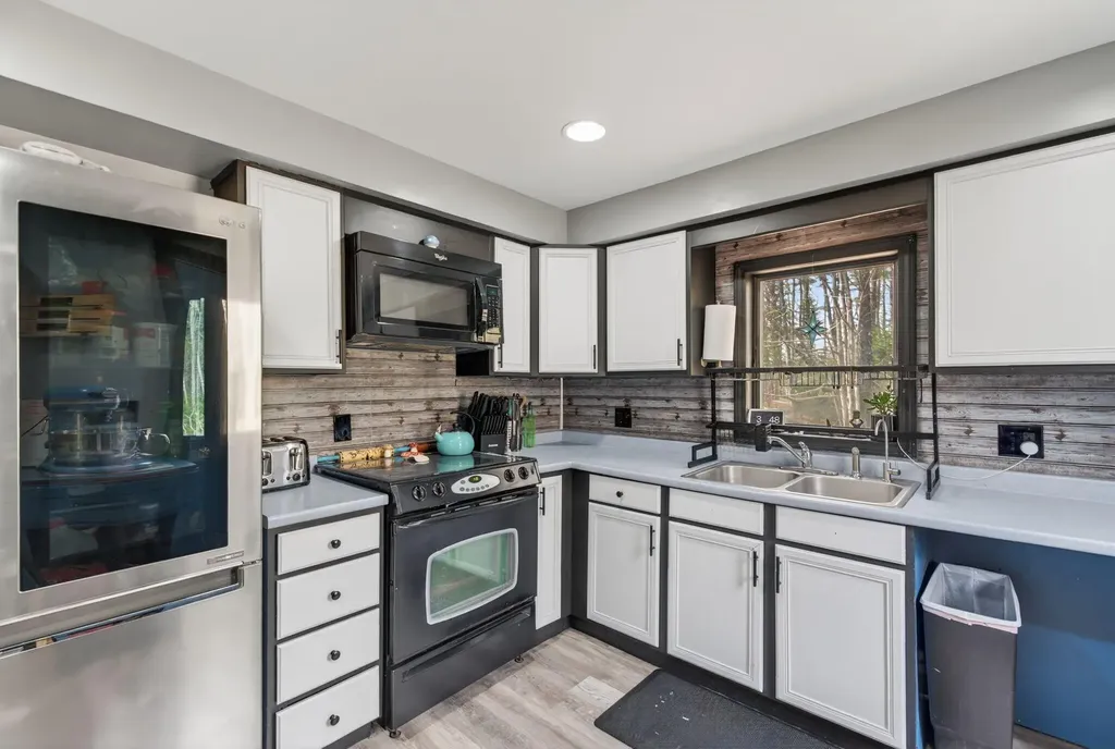 401 Miller Road Waldoboro ME 04572