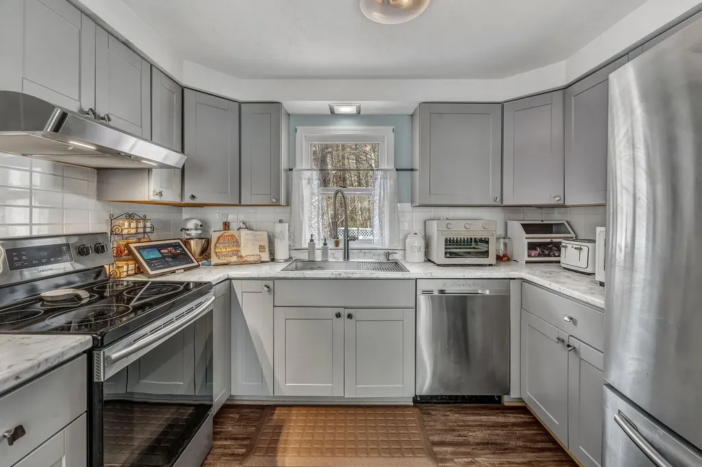 19 Old Alewive Road Kennebunk ME 04043