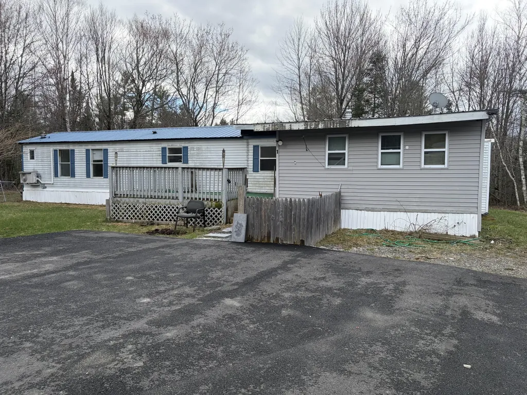 1 Skips Way Fairfield ME 04937
