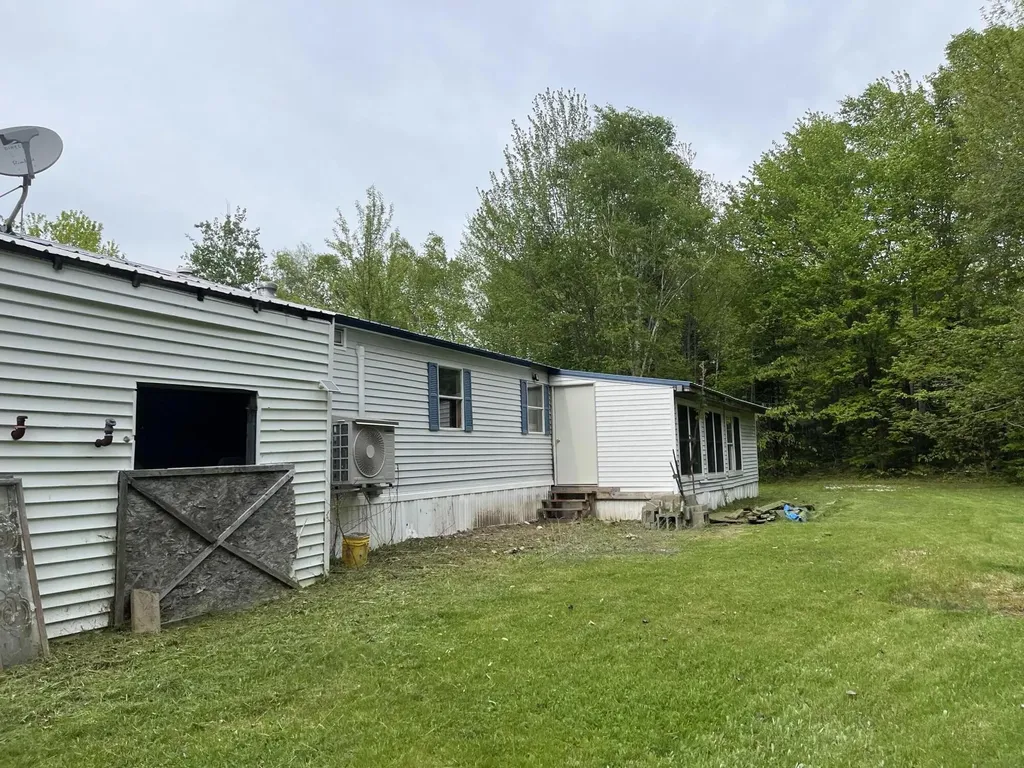 1 Skips Way Fairfield ME 04937