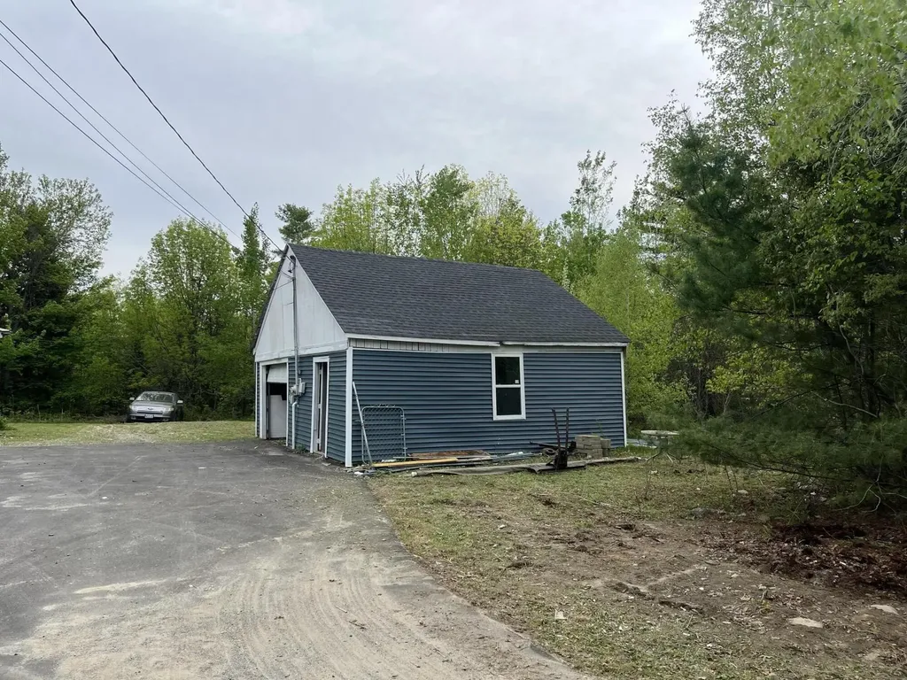 1 Skips Way Fairfield ME 04937