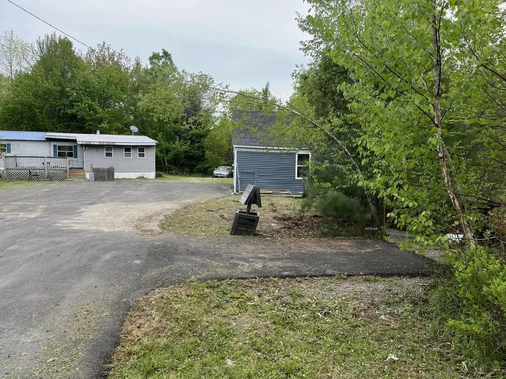 1 Skips Way Fairfield ME 04937