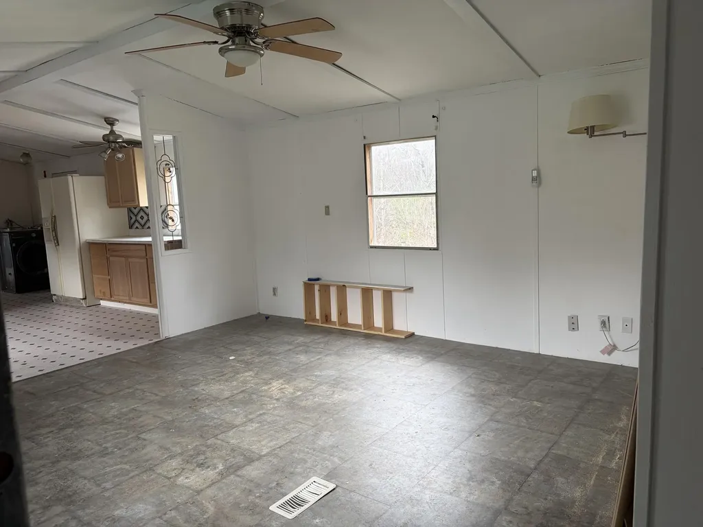 1 Skips Way Fairfield ME 04937