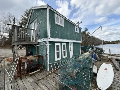 37 Knickerkane Road Boothbay ME 04537