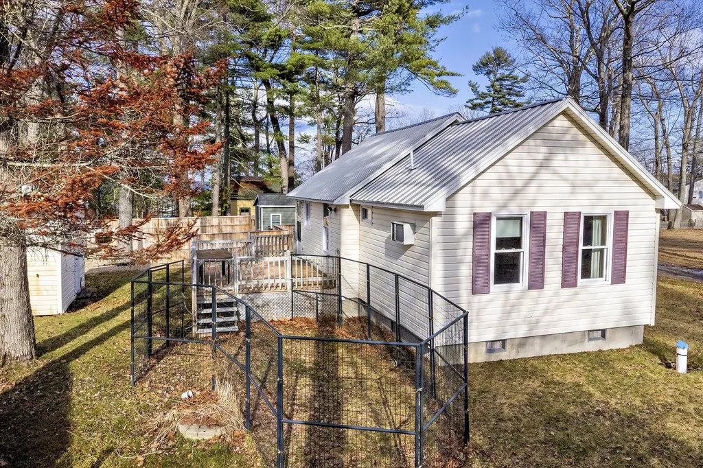 4 Sarah Lane Standish ME 04084