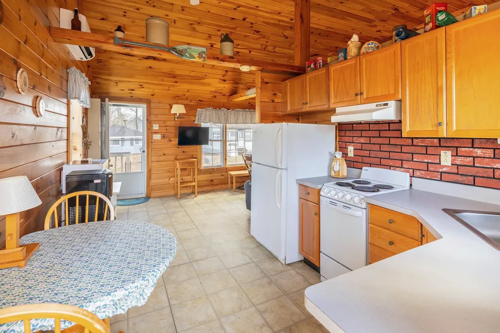 4 Sarah Lane Standish ME 04084