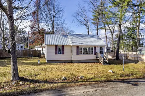 4 Sarah Lane Standish ME 04084