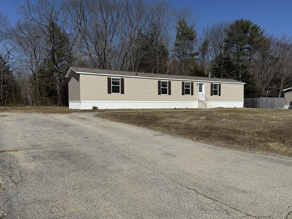 117 Joatmon Drive Auburn ME 04210