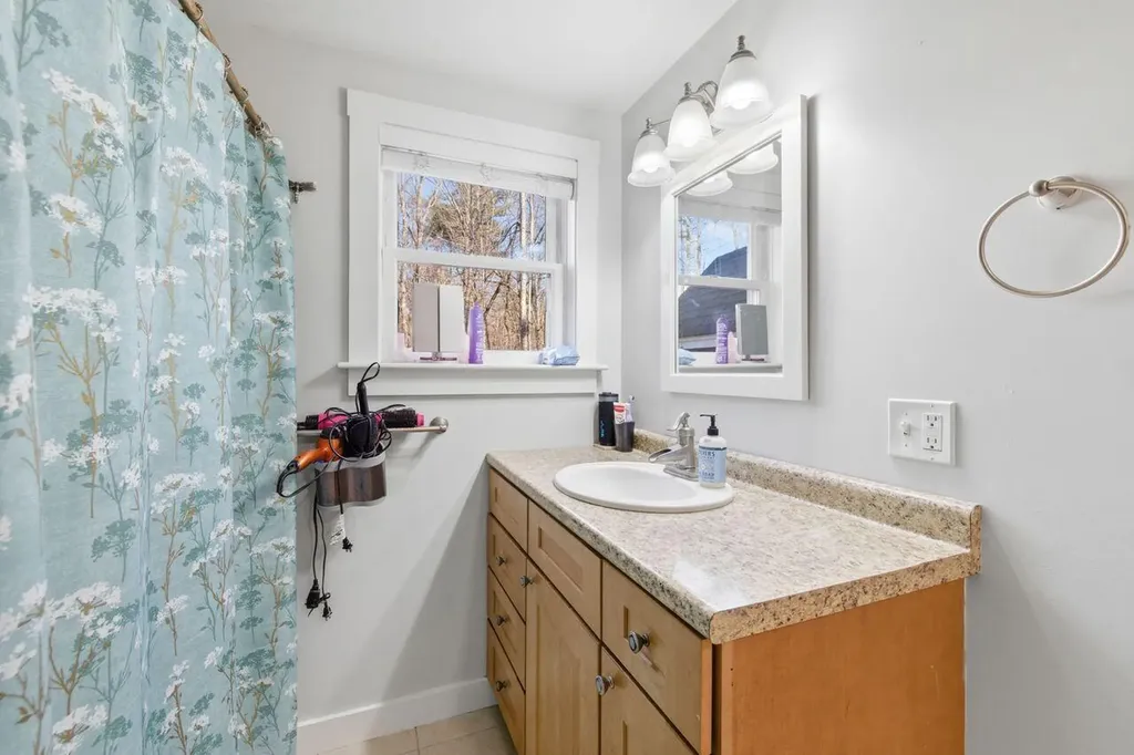 93 Woodland Road Windham ME 04062