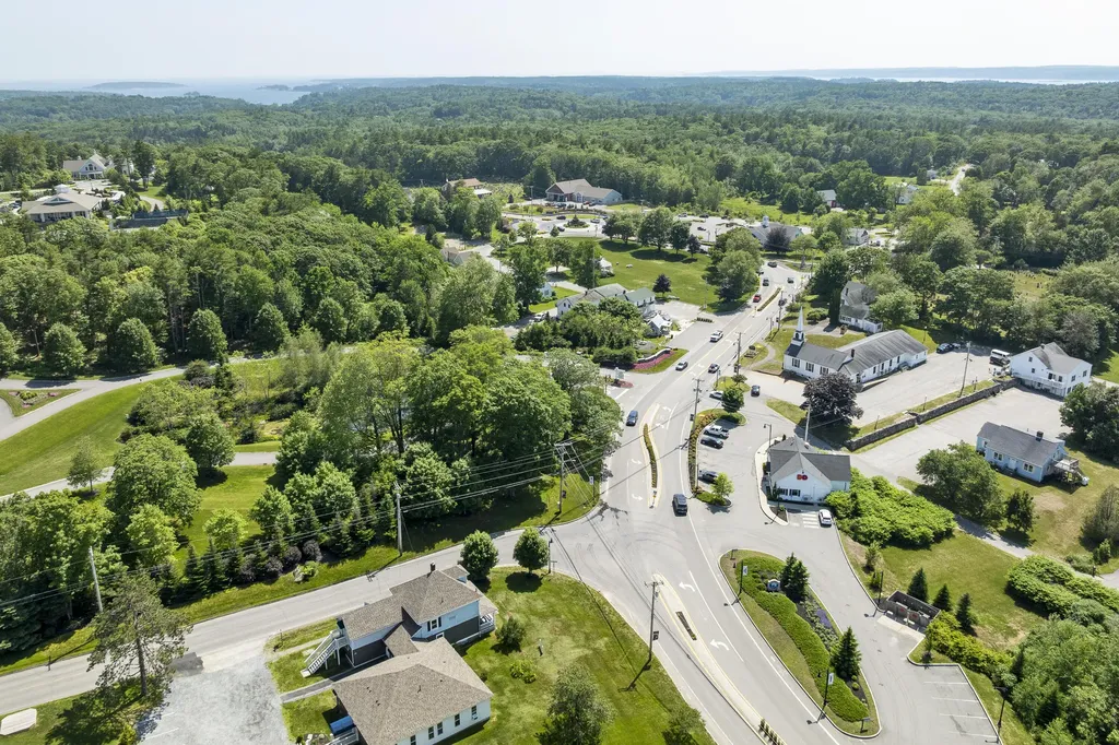 8 Country Club Road Boothbay ME 04537
