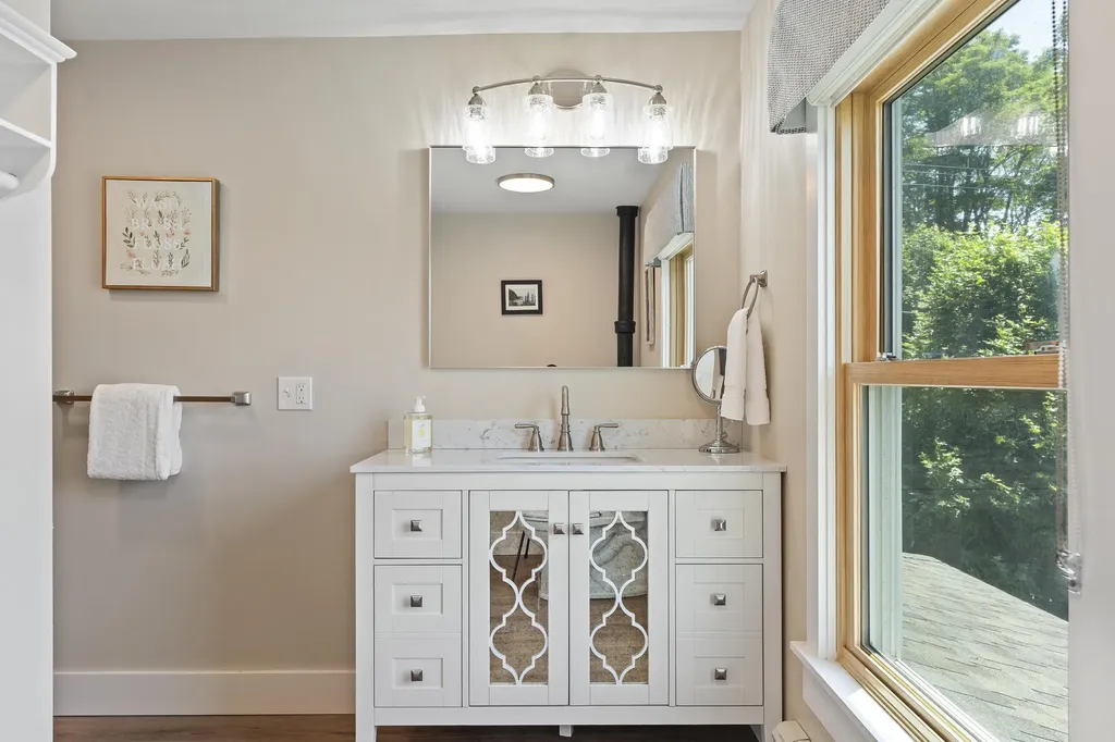 8 Country Club Road Boothbay ME 04537