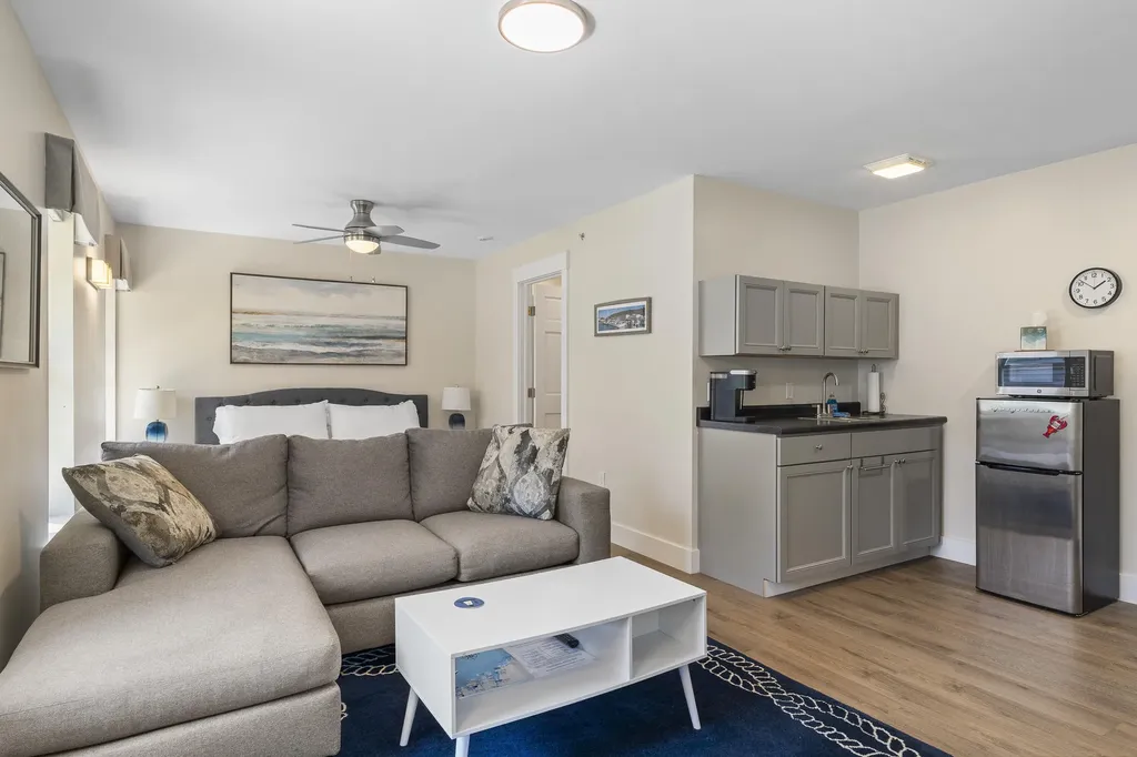 8 Country Club Road Boothbay ME 04537