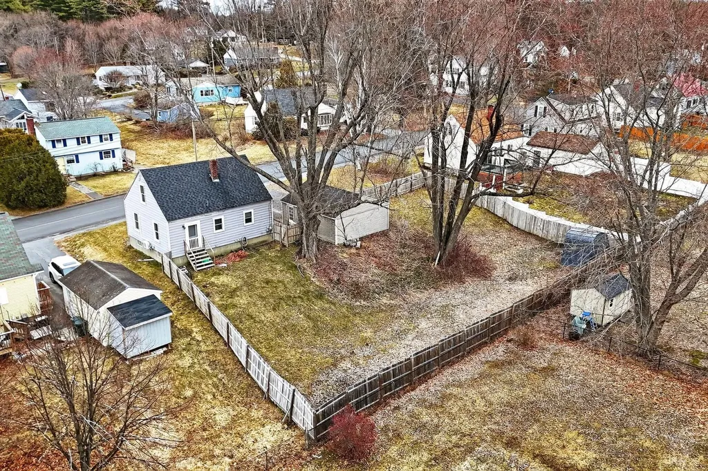 64 Newland Avenue Augusta ME 04330