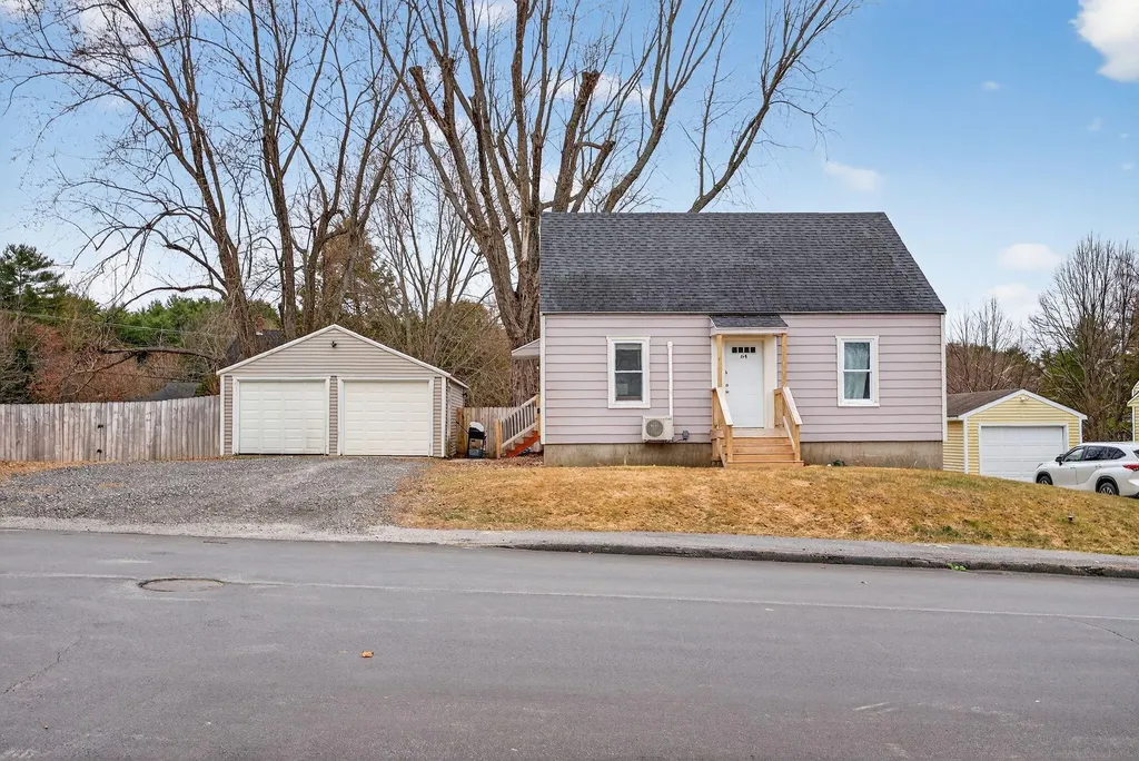 64 Newland Avenue Augusta ME 04330