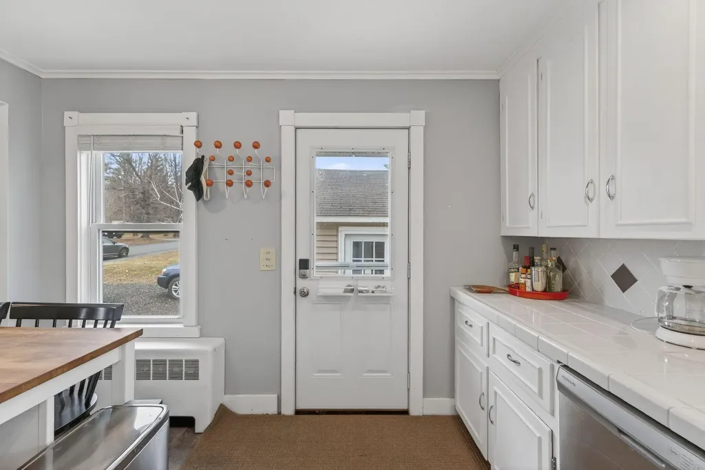 64 Newland Avenue Augusta ME 04330