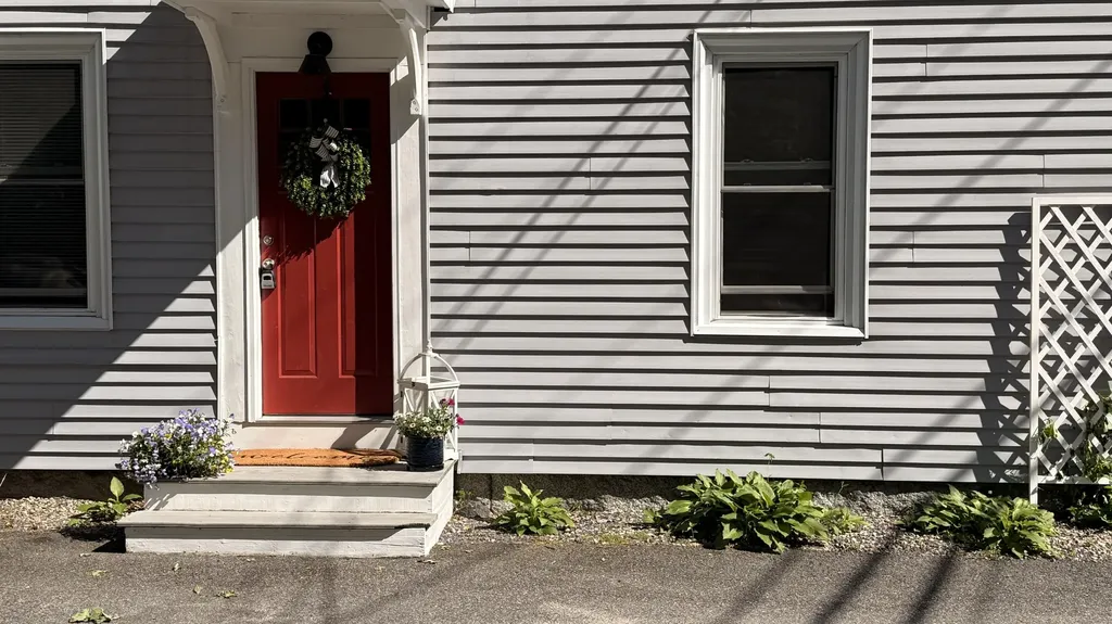 24 Grove Street Kennebunk ME 04043