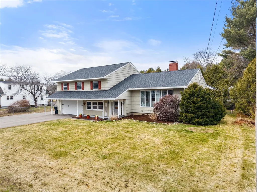 7 Williams Street Hampden ME 04444