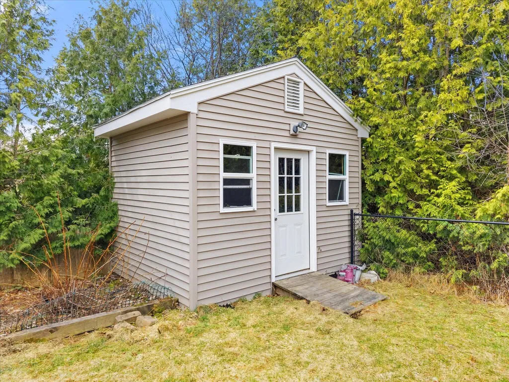 7 Williams Street Hampden ME 04444