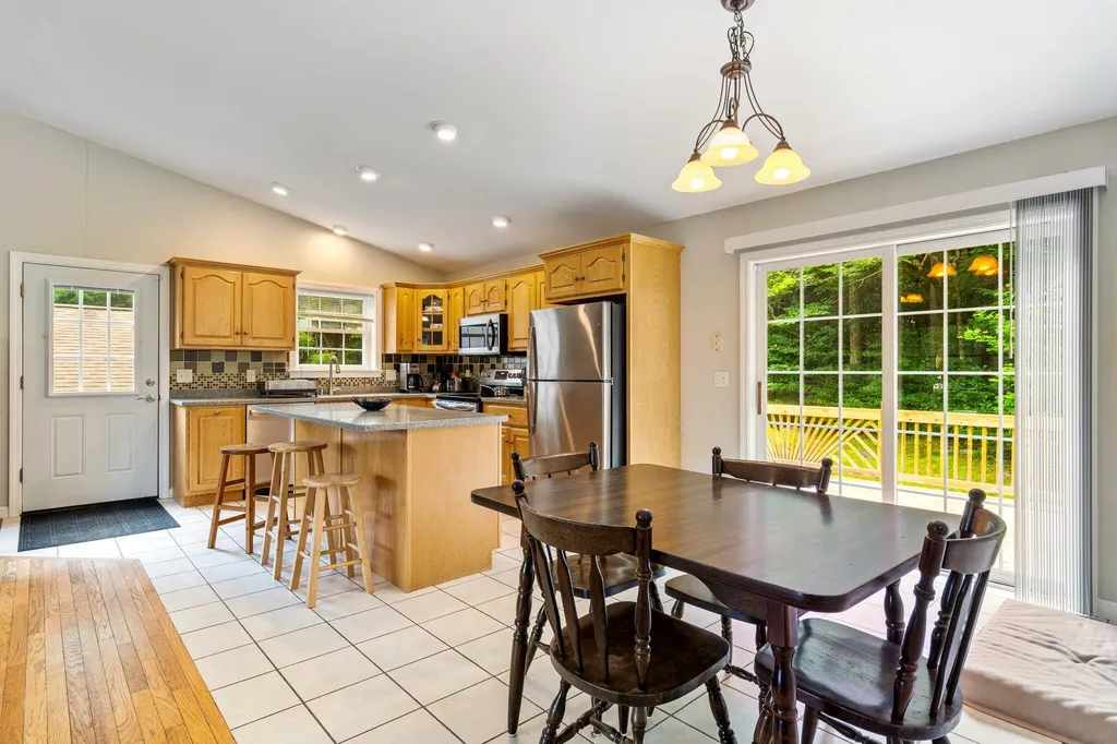 21 Seth's Way West Gardiner ME 04345