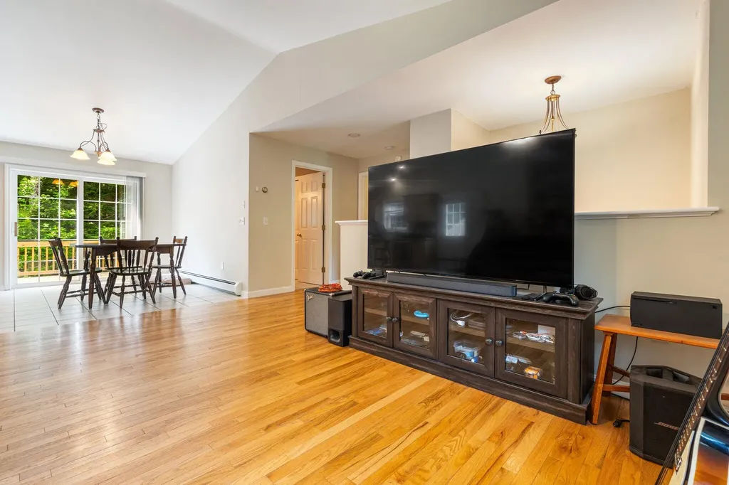 21 Seth's Way West Gardiner ME 04345