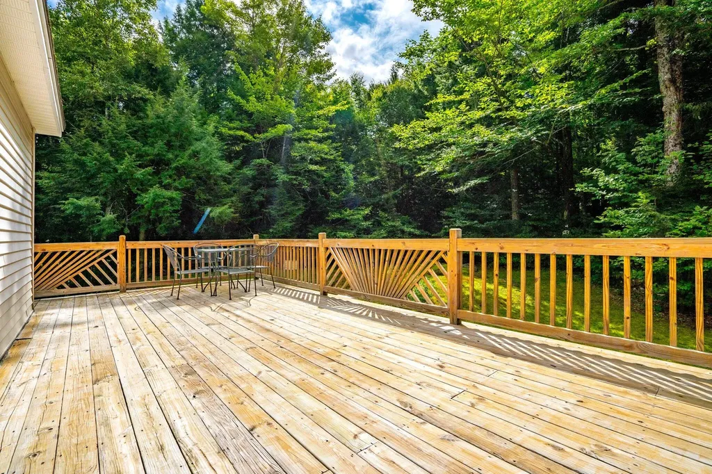 21 Seth's Way West Gardiner ME 04345