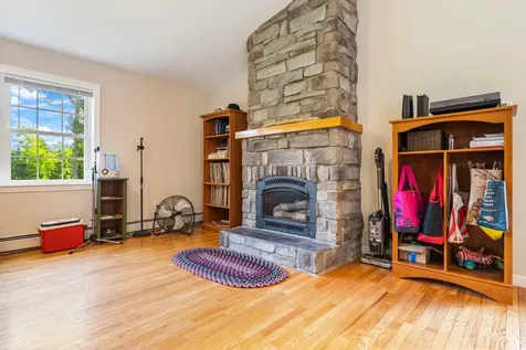 21 Seth's Way West Gardiner ME 04345