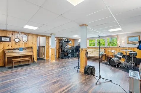 21 Seth's Way West Gardiner ME 04345